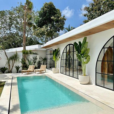 Melrose X The Young Villas Улувату Экстерьер фото